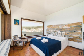 Premium Sesimbra Apartment, Private Beach Access, Garage, View